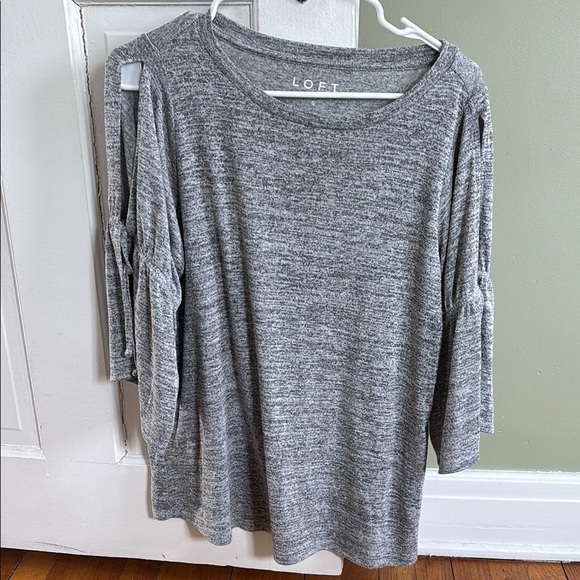 LOFT Tops - LOFT Women's Gray Top
